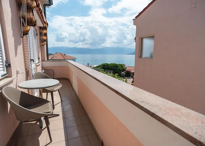 Ana 3* Baška